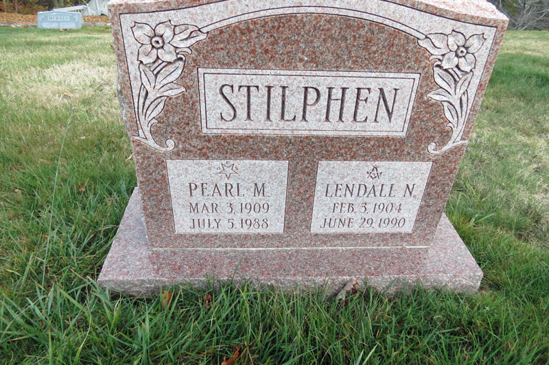 Lendall and Pearl Stilphen monument