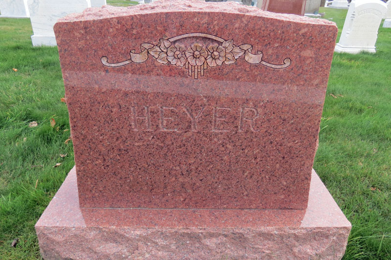 Henry and Minnie Heyer monument
