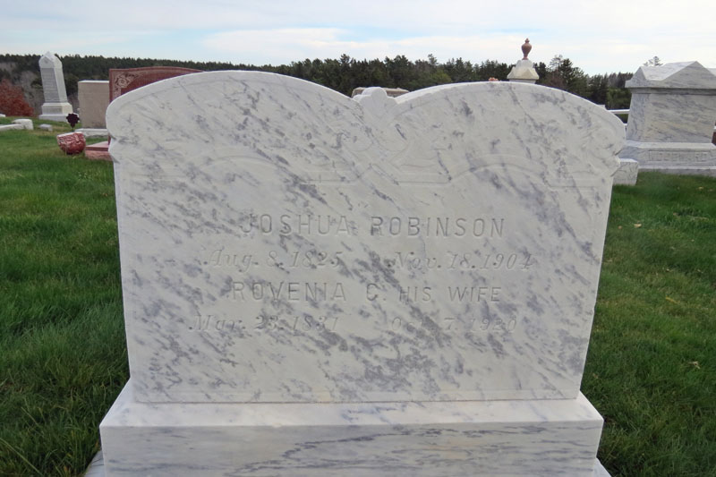 Joahua and Rovenia Robinson monument